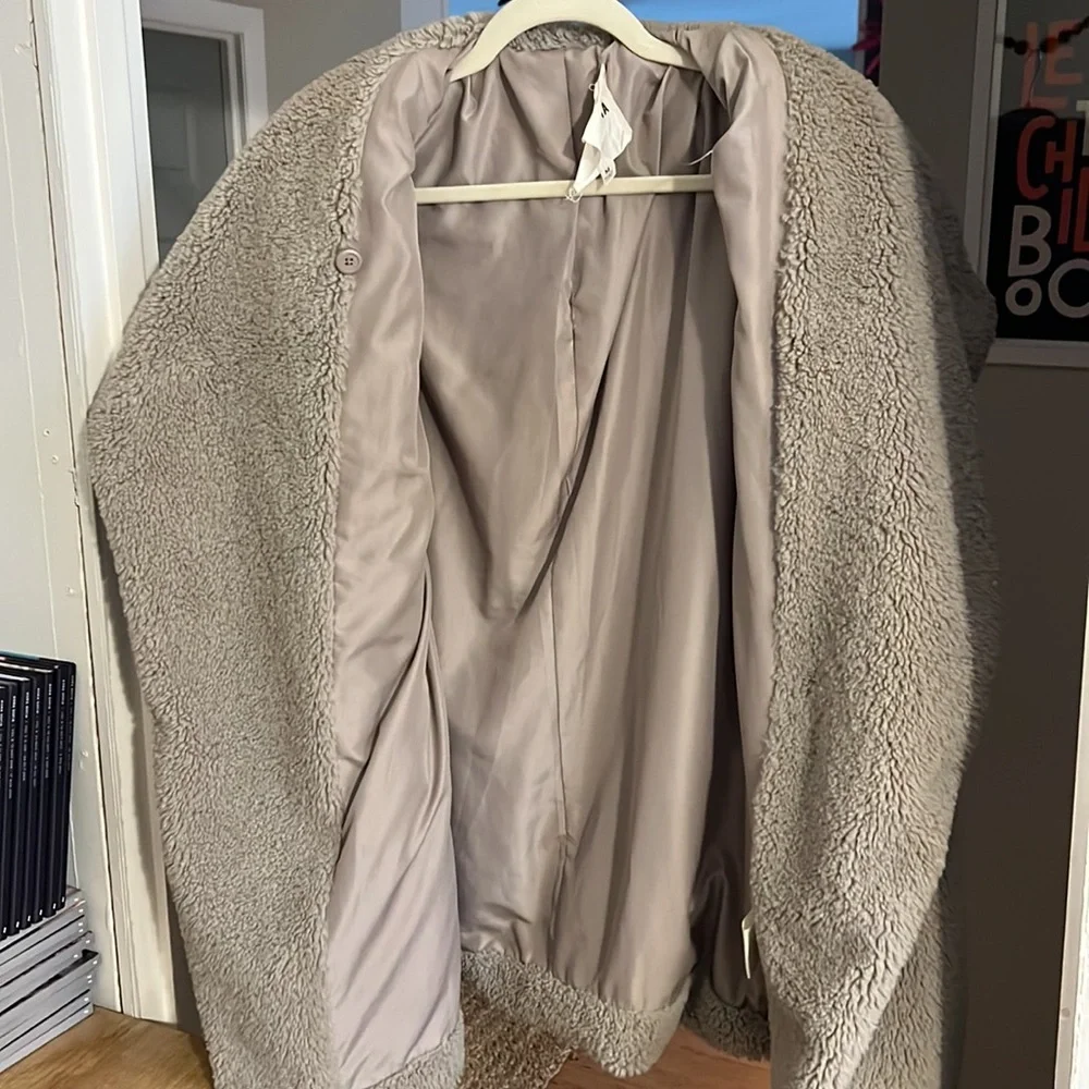 STEVE MADDEN BB Dakota faux fur jacket - Picture 4 of 5